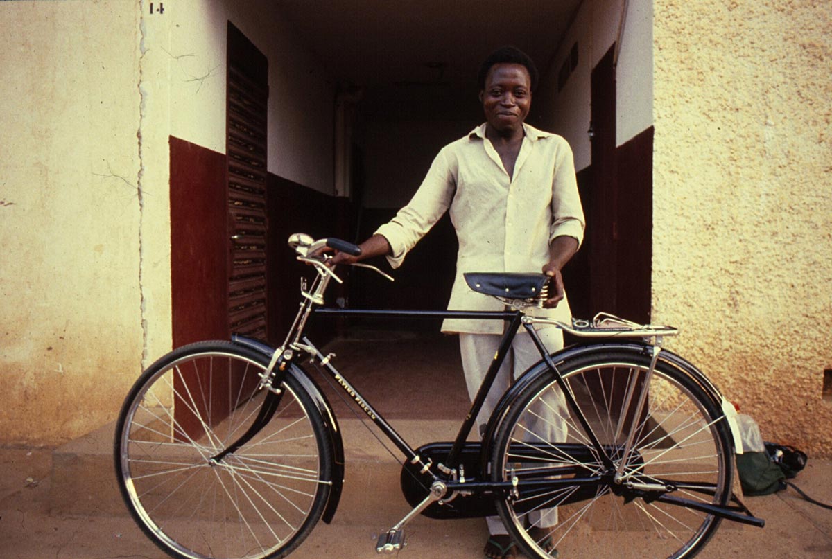 Niger S 048 Kofi with Bike